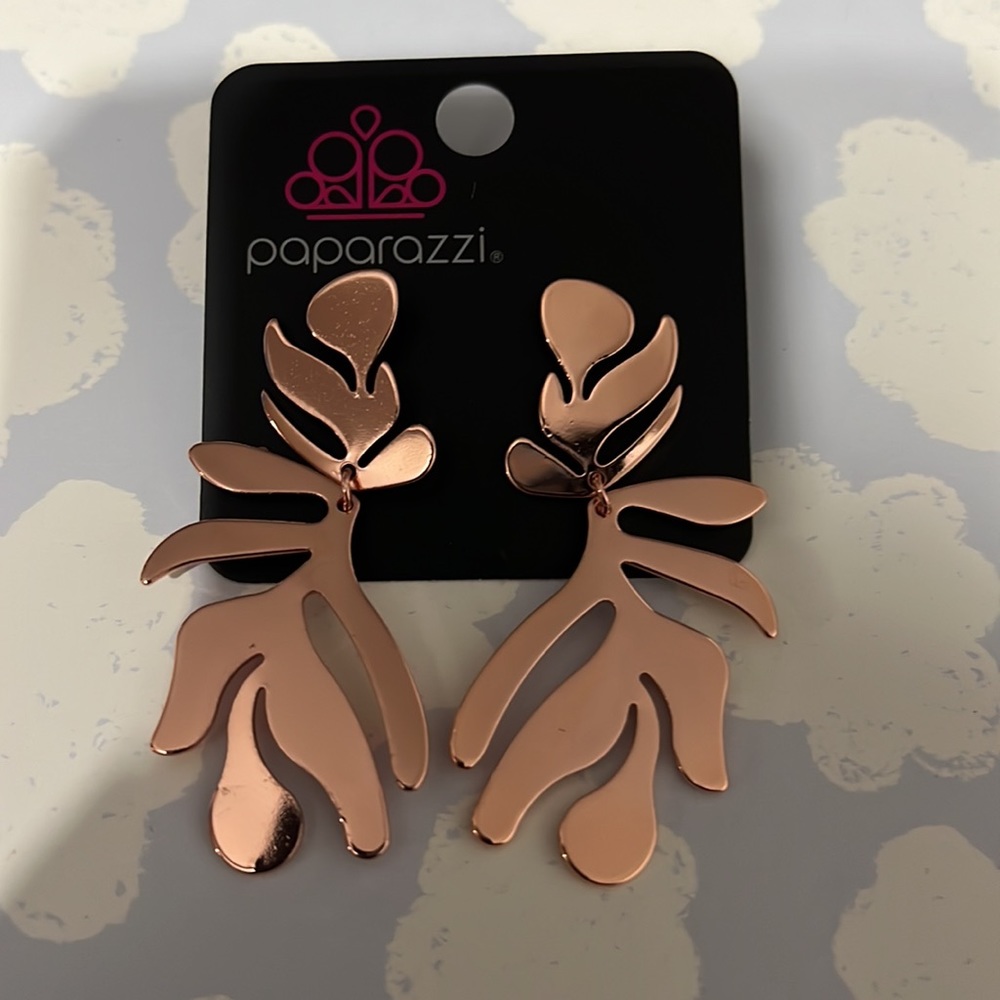 Copper post back leaf pattern earrings. - Picture 2 of 2